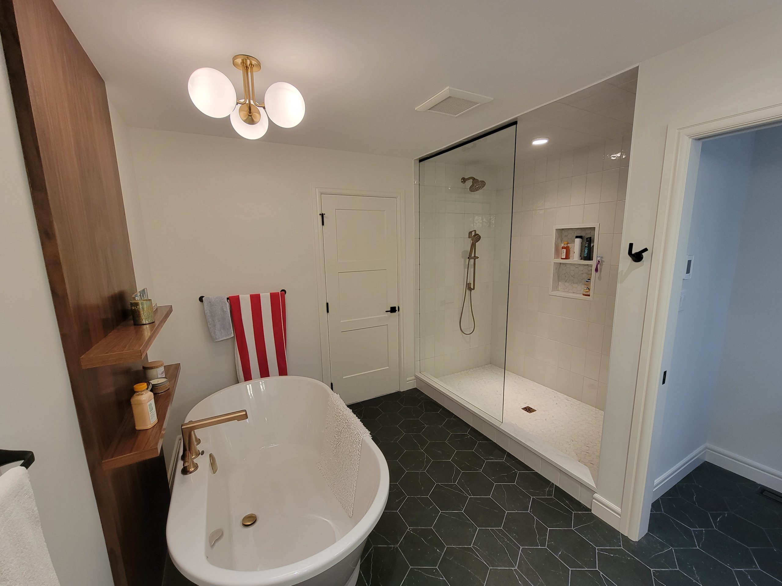 Bathrooms renovation by Distinct Developments